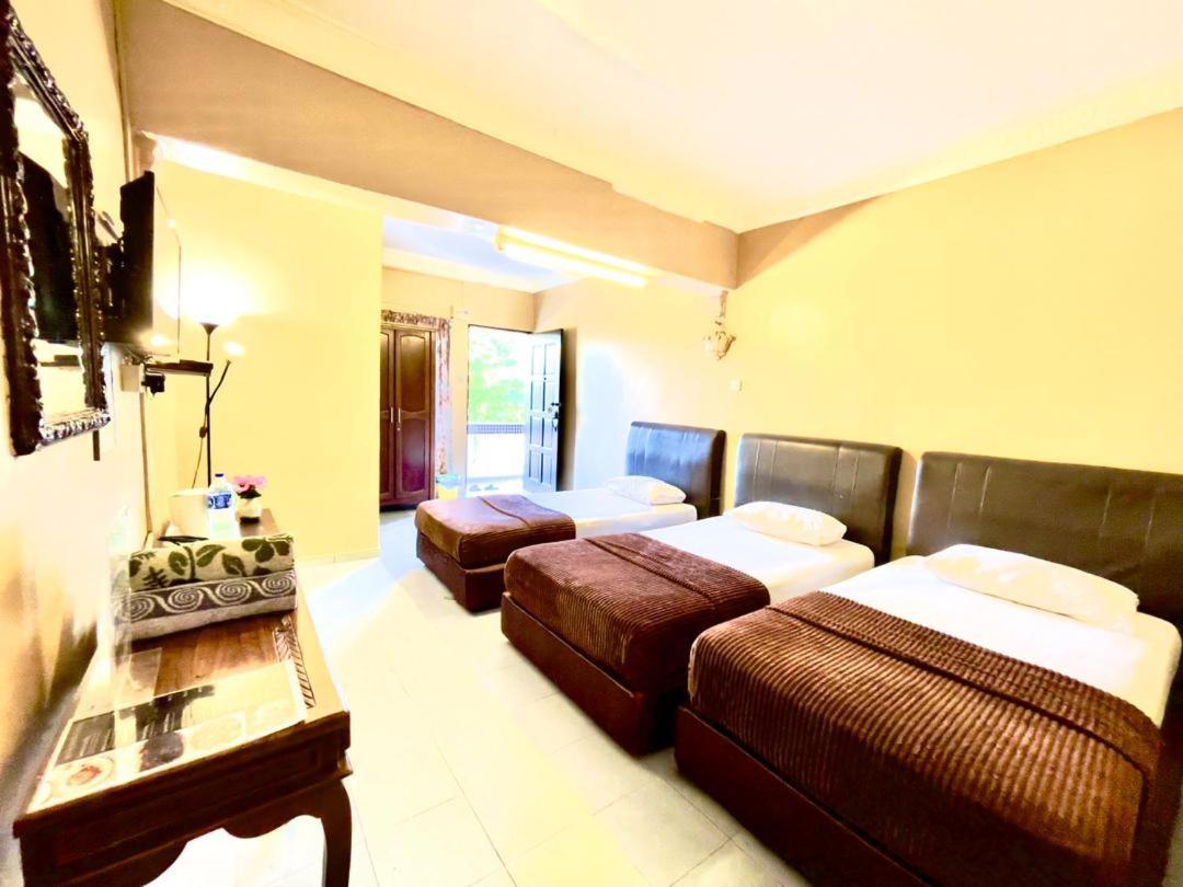 Kemunting Beach Resorts Masjid Tanah Exterior photo